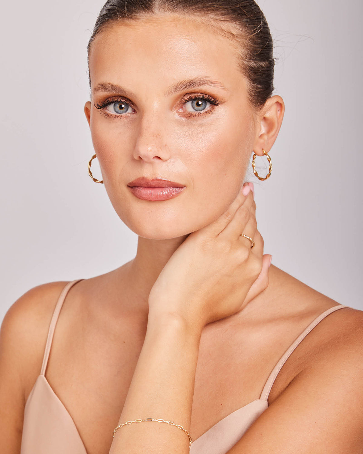 9K Yellow Gold 22.5mm Twist Hoop Creole Earrings