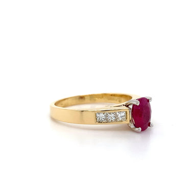 1.04ct Ruby + 0.30ct Dia 18kt Ring