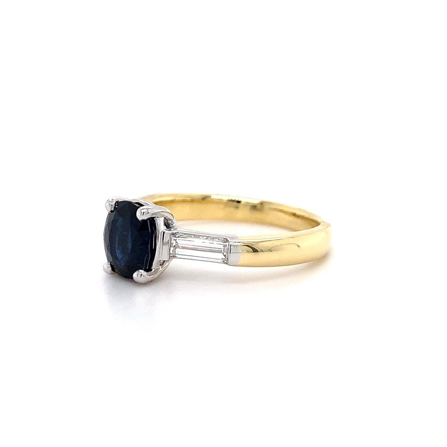 1.50ct Blue Sapphire + 0.30ct Dia 18kt