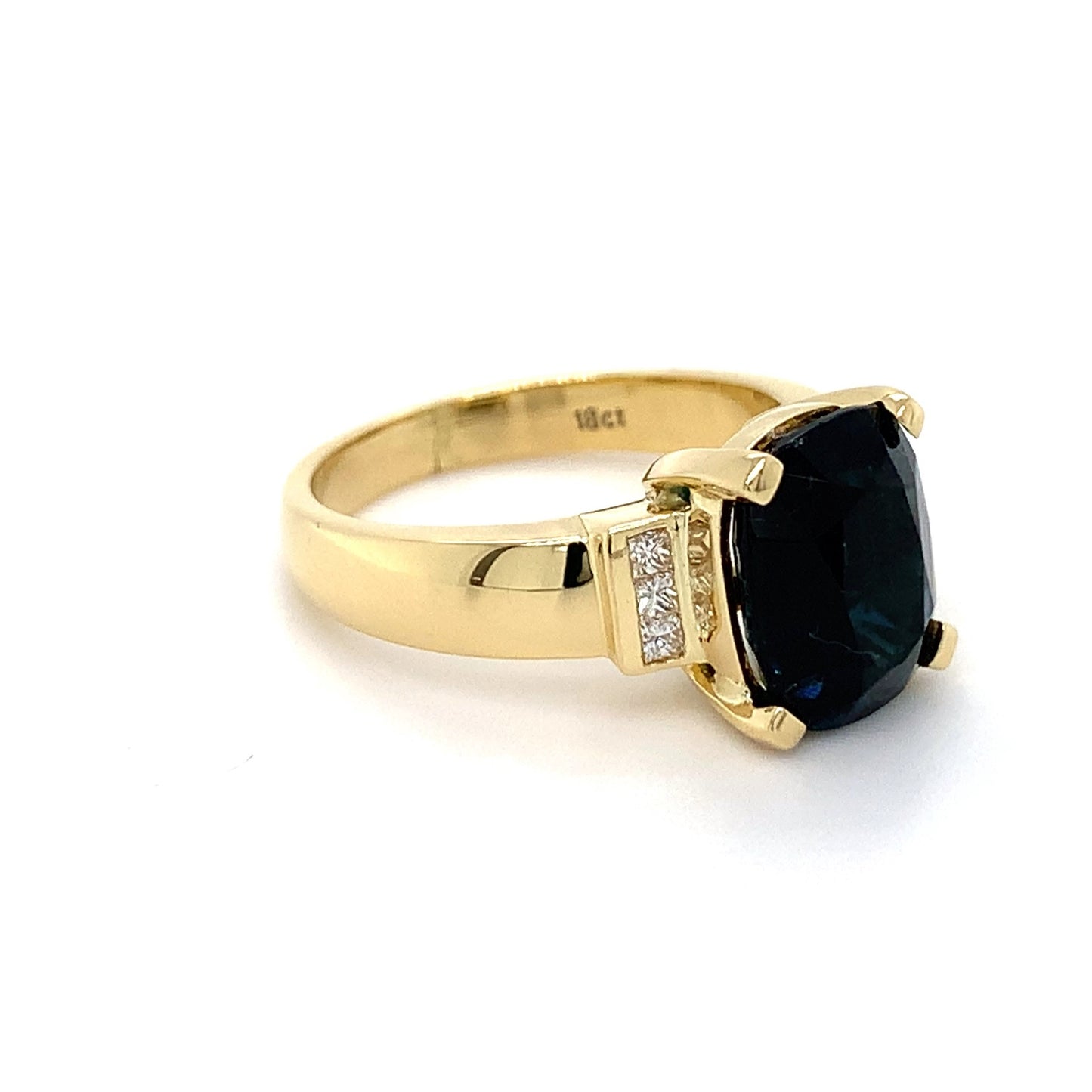 4ct Green Tourmaline + 0.15ct Dia Ring 18kt Yellow Gold