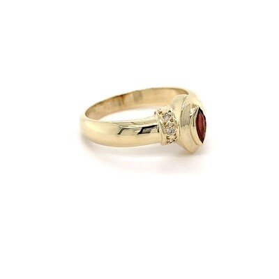 9kt YG Garnet Dia Ring