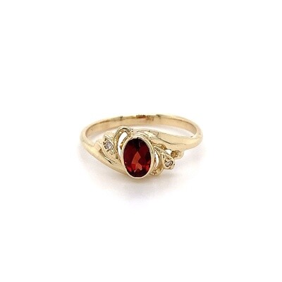 9kt YG Garnet Dia Ring