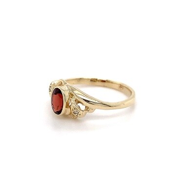 9kt YG Garnet Dia Ring