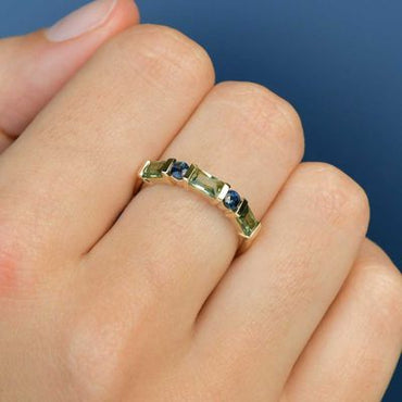 1.47ct Baguette/Round Green & Blue Round Sapphire Ring 9kt YG