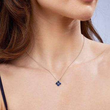 1.05ct Round Blue Sapphire Necklace 9kt WG