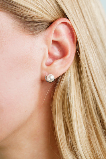 GEORGINI Adagio Crescent Nine-2-Five Pearl Crescent Earrings