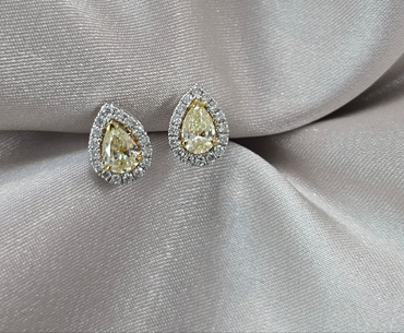 0.94ct Yellow Dia Pear Halo Earring 18kt