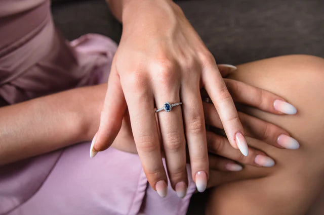 AURORA GLOW RING SILVER/SAPPHIRE
