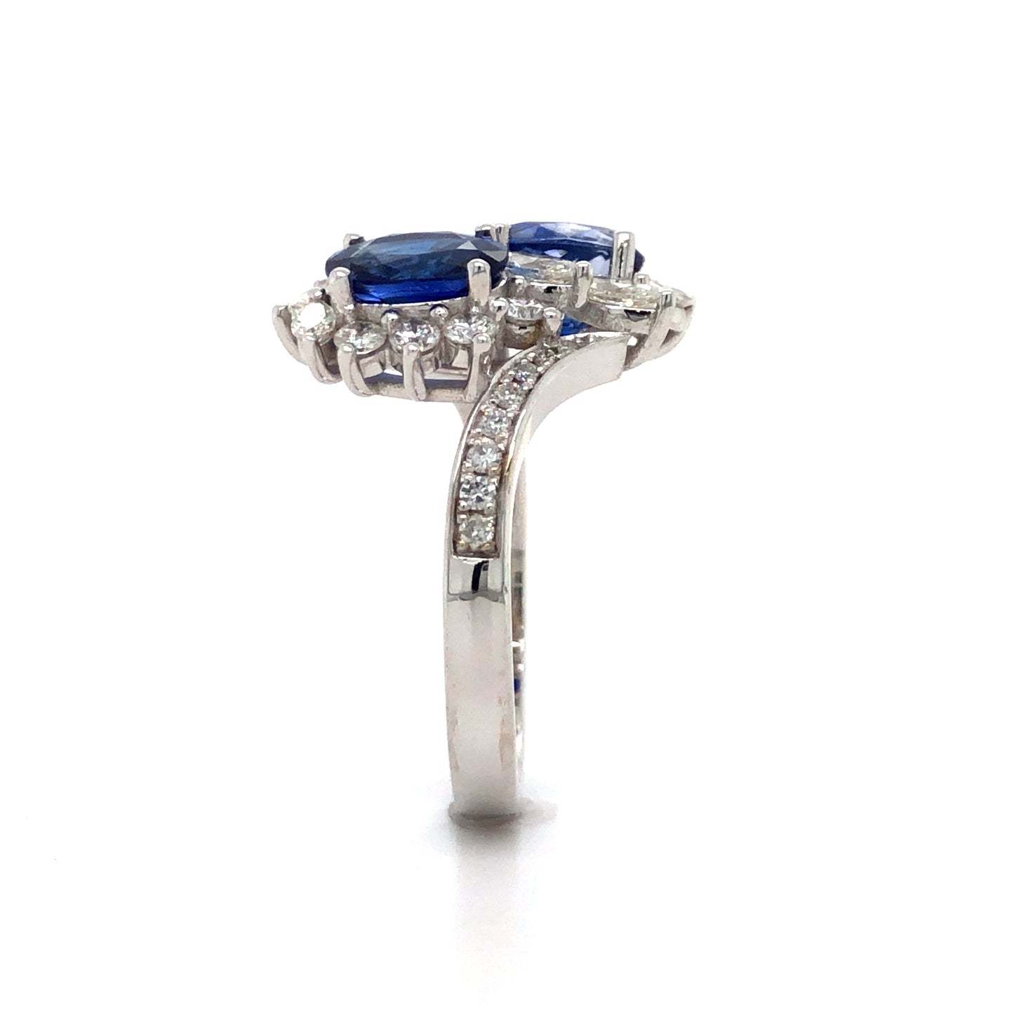 18K White Gold Blue Sapphire and Diamond Ring (Oval)
