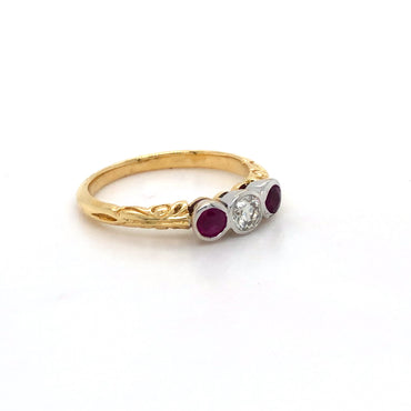 18K 2T RUBY DIA RING