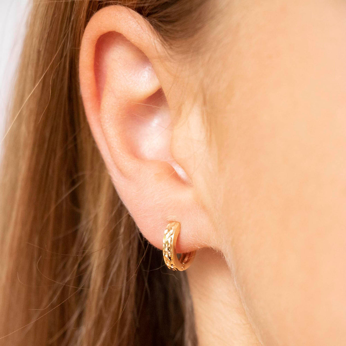9K Yellow Gold 2.5mm x 12mm Diamond Cut Pyramid Creole Hoop Earrings