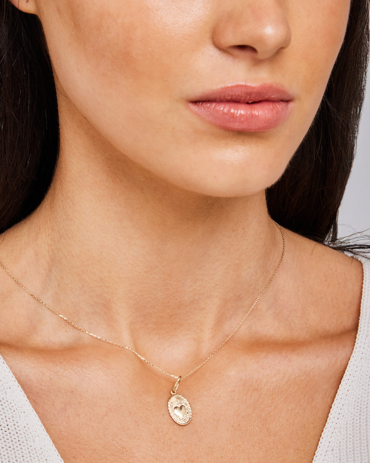 9K Yellow Gold Sacred Heart Pendant