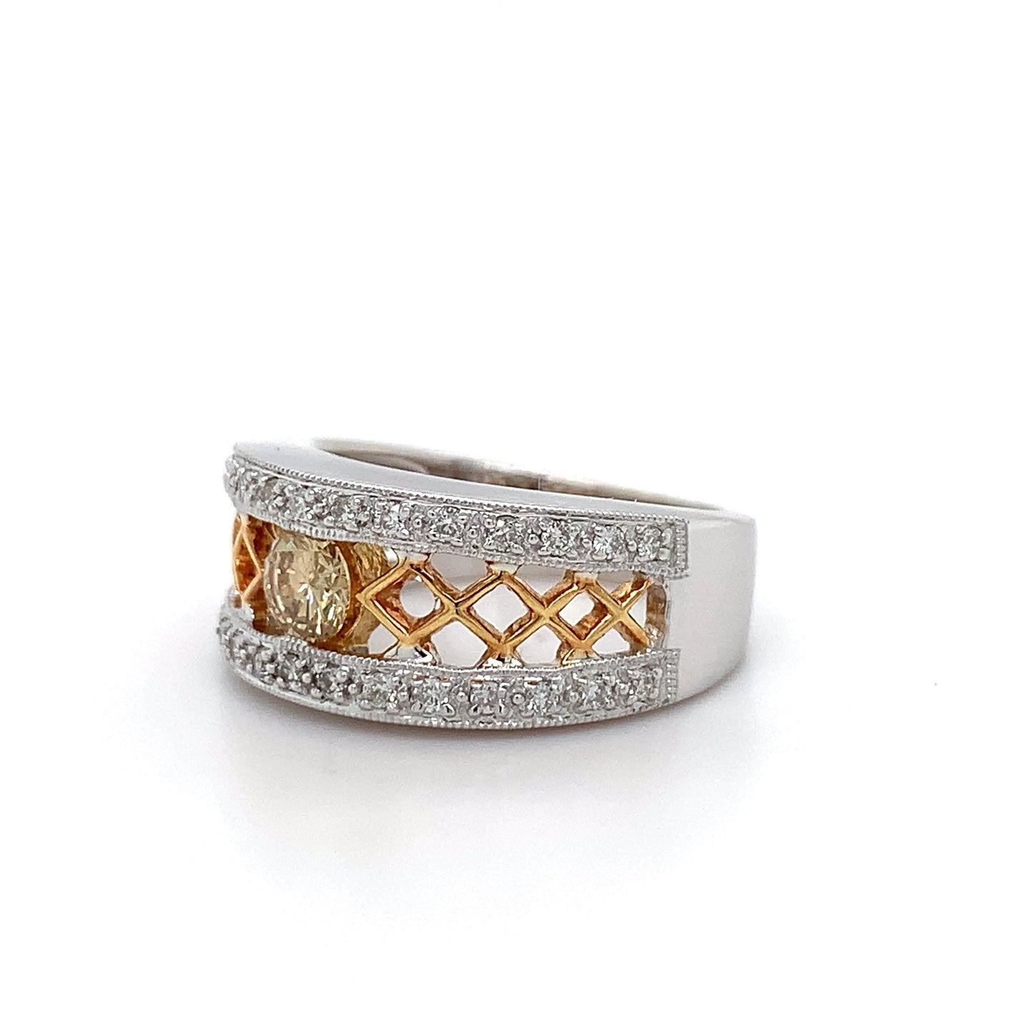 0.34ct C1 Diamond + 0.38ct White Diamonds 18kt Ring