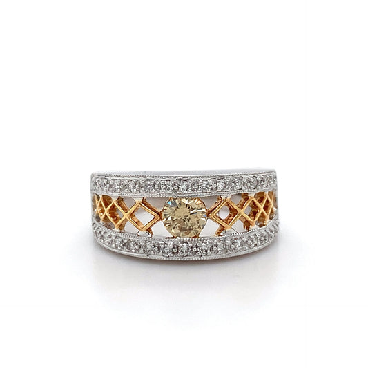 0.34ct C1 Diamond + 0.38ct White Diamonds 18kt Ring