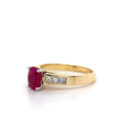 1.04ct Ruby + 0.30ct Dia 18kt Ring