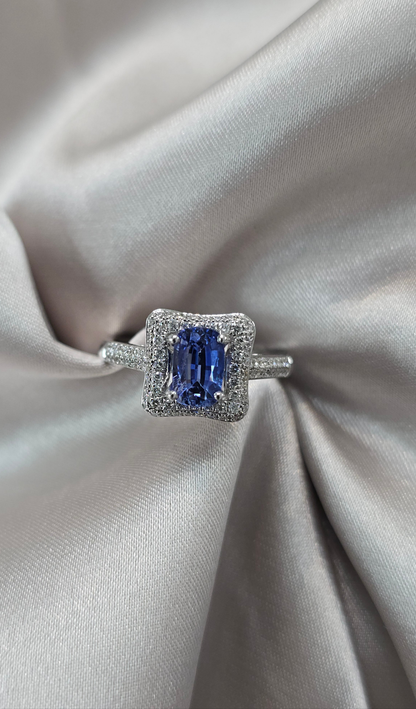 1.16ct Oval Ceylon sapphire + 0.45ct Dia