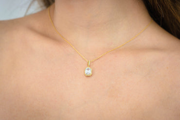 GEORGINI A Christmas Journey Violet Pendant