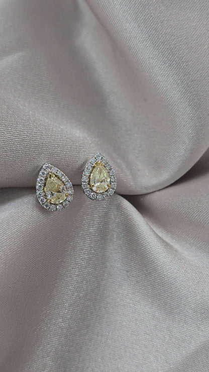 0.94ct Yellow Dia Pear Halo Earring 18kt